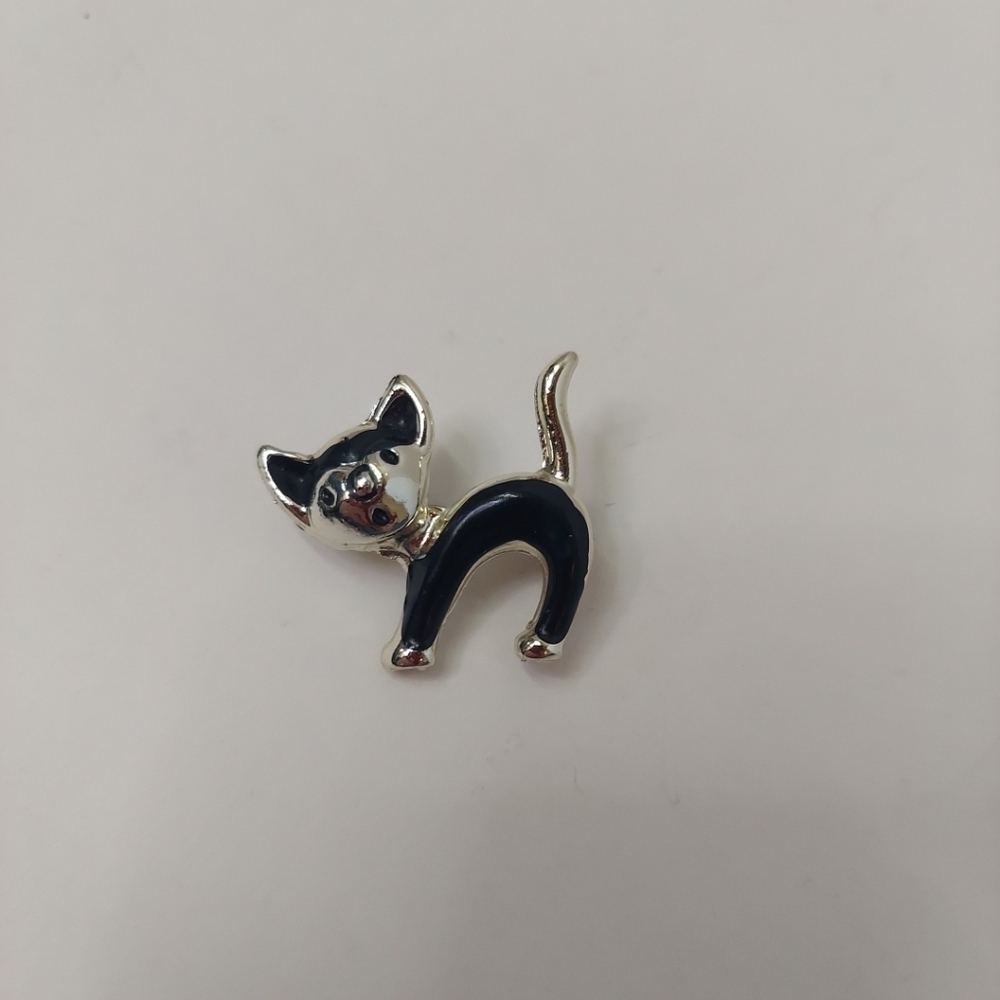 Enamel Black Cat Brooch Pin Silver Tone Halloween Vintage Surprised Kitty